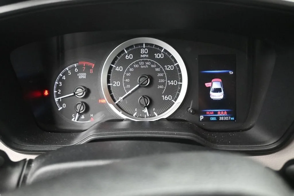 2021 Toyota Corolla LE photo 11