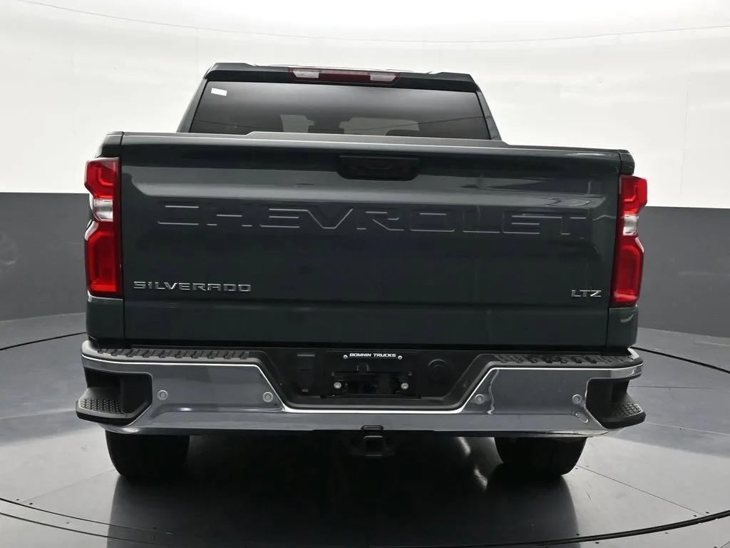 2025 Chevrolet Silverado 1500 LTZ photo 4