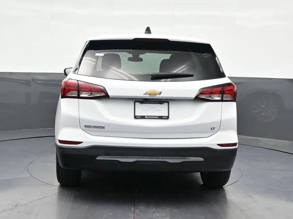 2024 Chevrolet Equinox LT photo 4