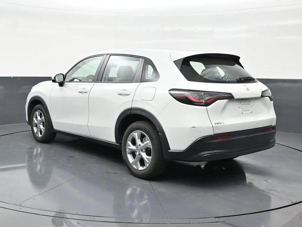 2023 Honda HR-V 2WD LX photo 3