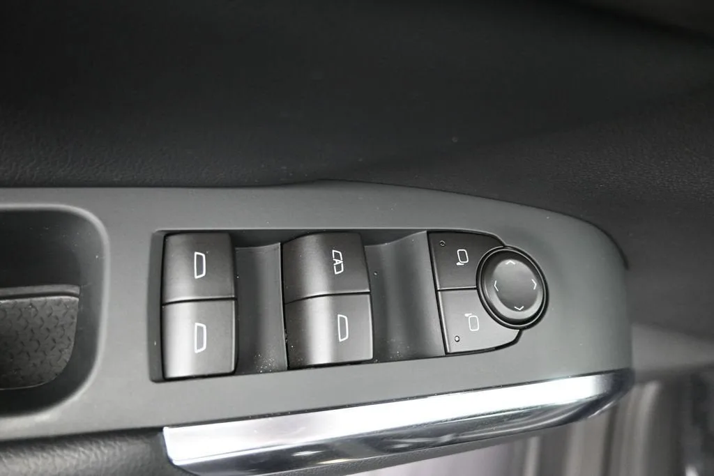 2026 Chevrolet Traverse LT photo 12