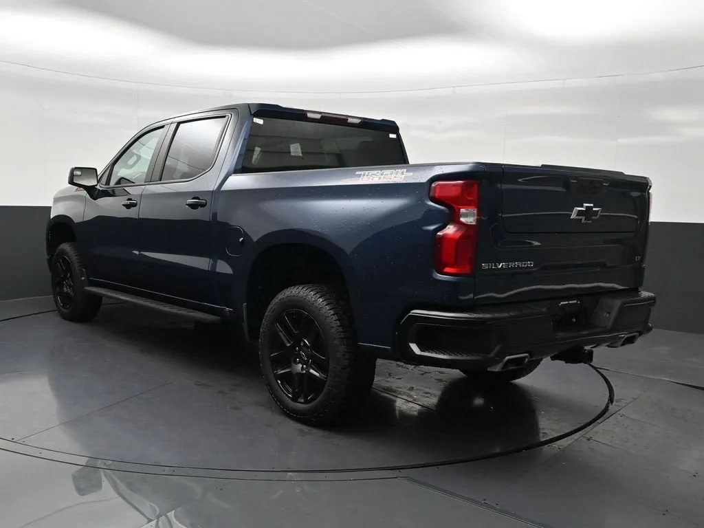2022 Chevrolet Silverado 1500 LT Trail Boss photo 3