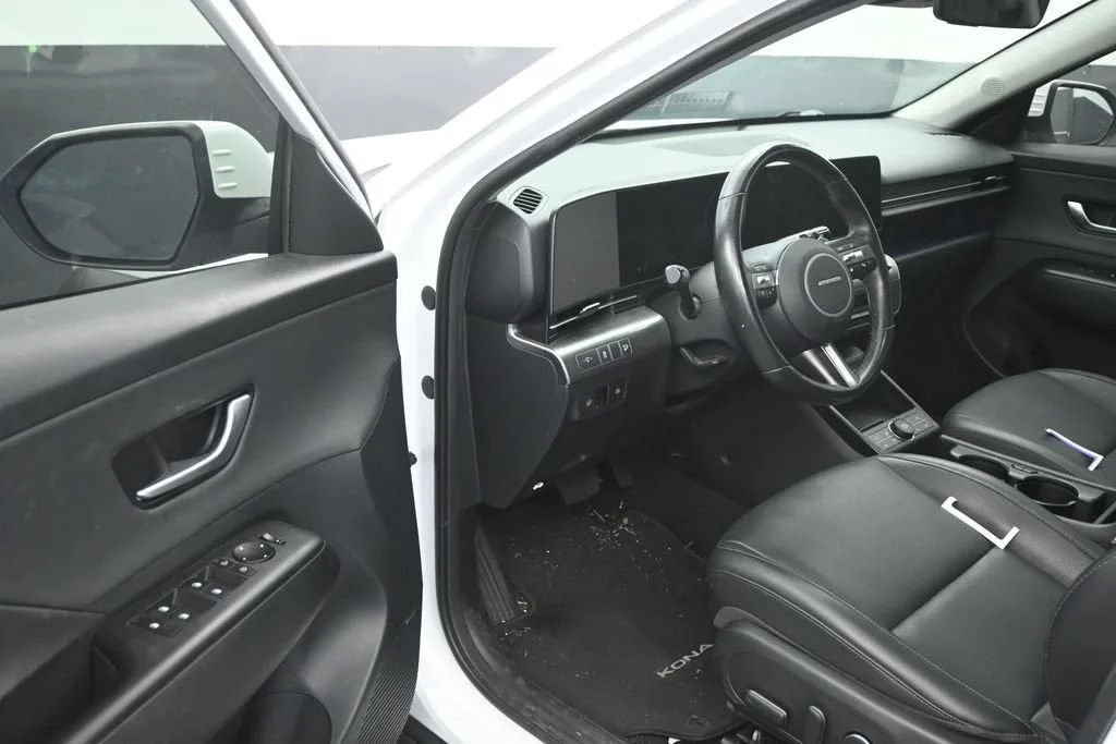 2024 Hyundai Kona Limited photo 10