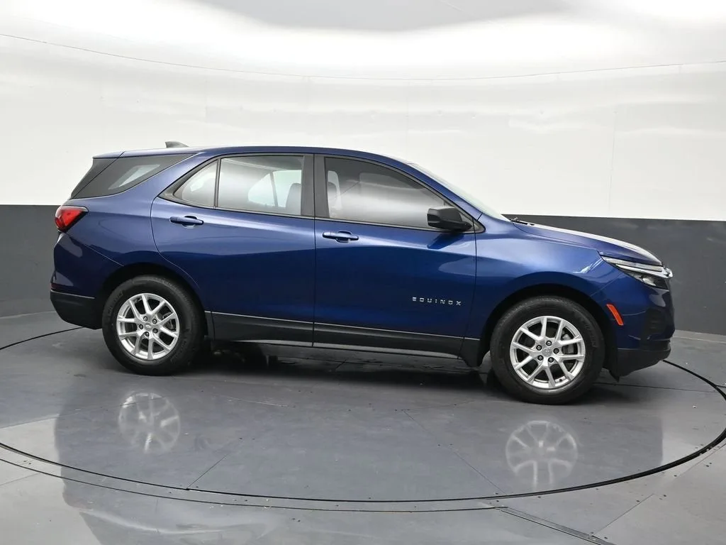2023 Chevrolet Equinox LS photo 7