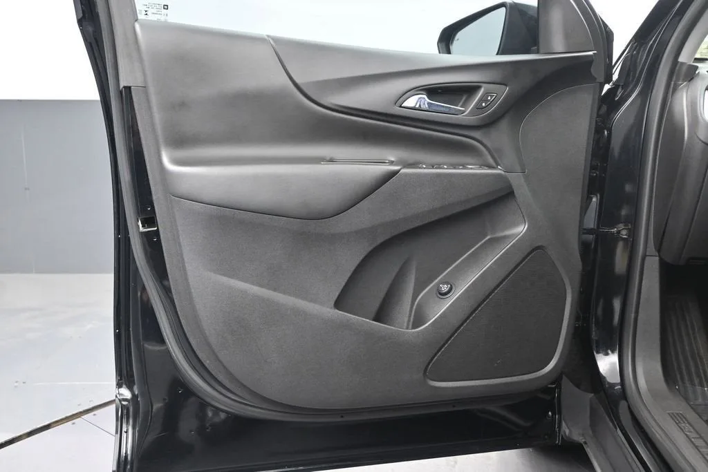 2023 Chevrolet Equinox LT photo 11
