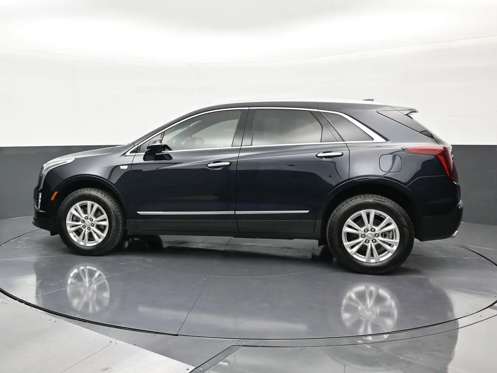 2022 Cadillac XT5 Luxury photo 2