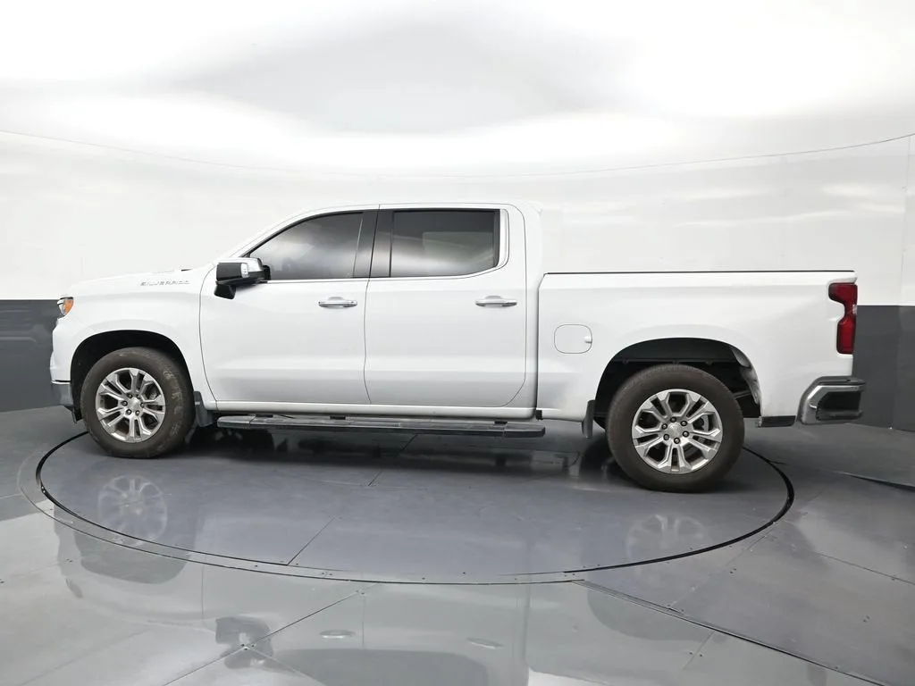 2022 Chevrolet Silverado 1500 LTZ photo 2