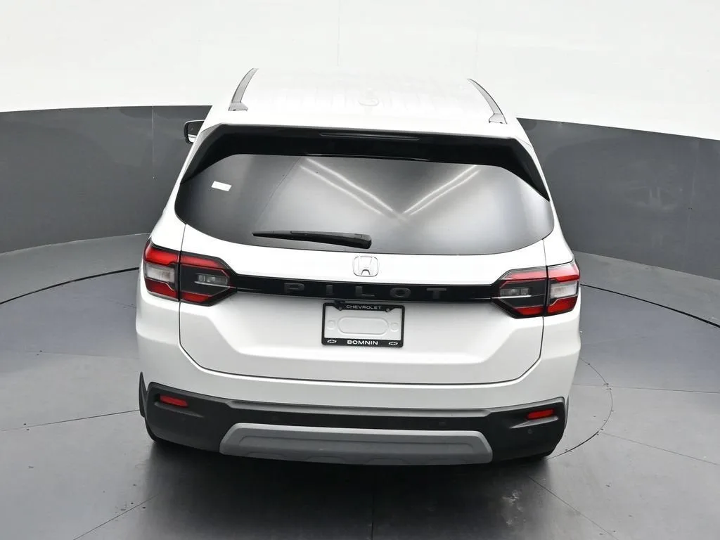 2023 Honda Pilot 2WD EX-L 8 Passenger photo 12