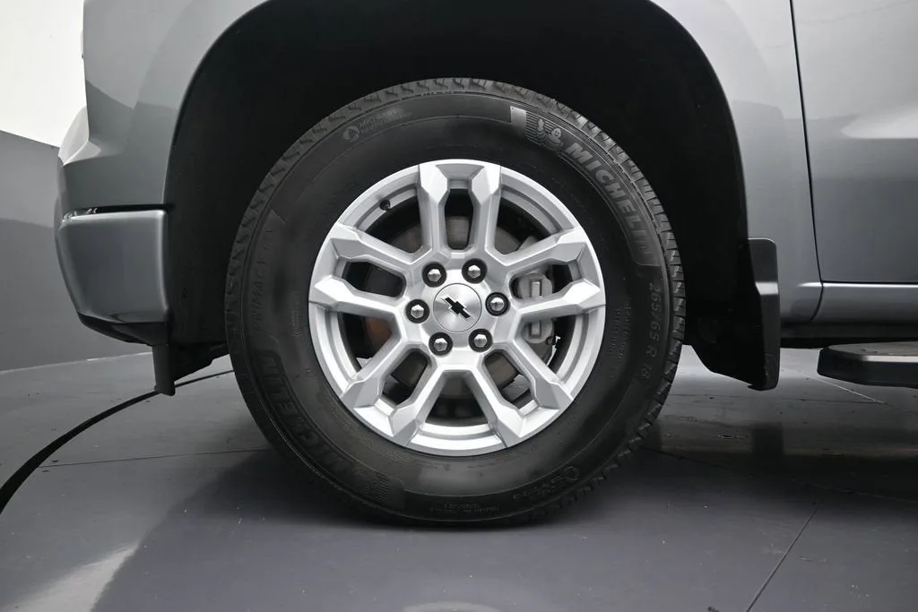 2023 Chevrolet Silverado 1500 RST photo 10