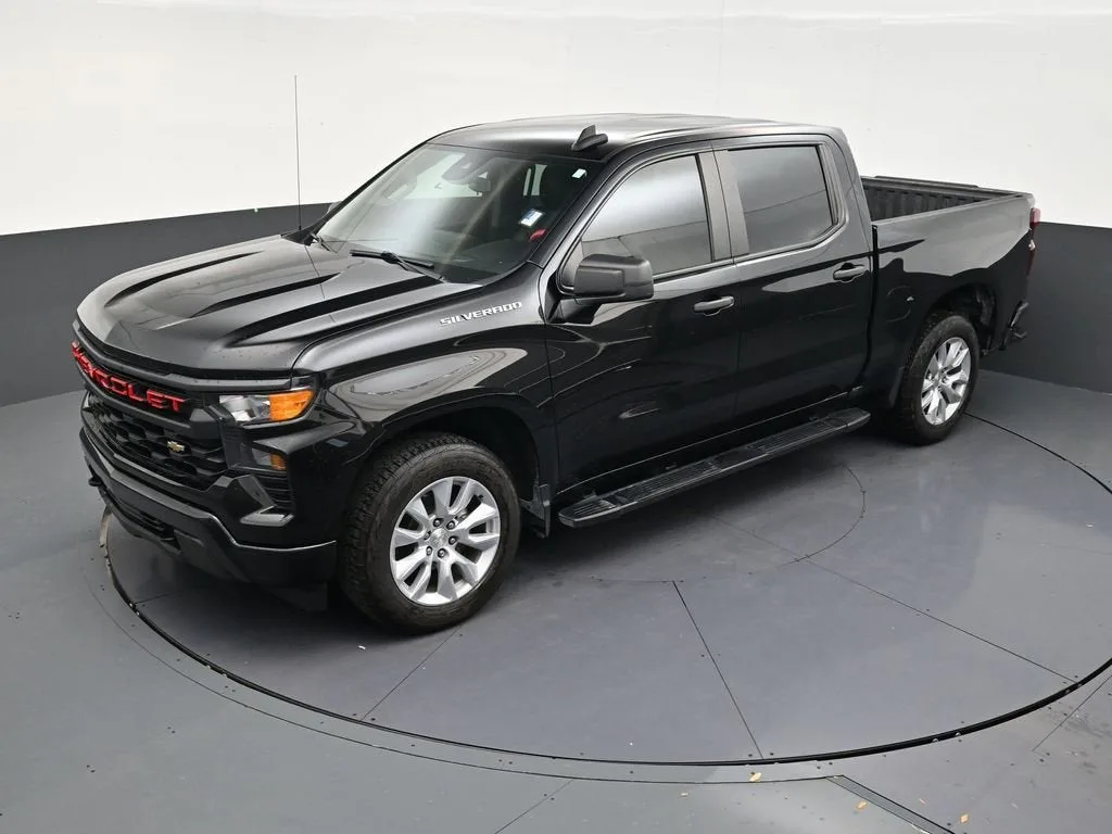 2024 Chevrolet Silverado 1500 Custom photo 12