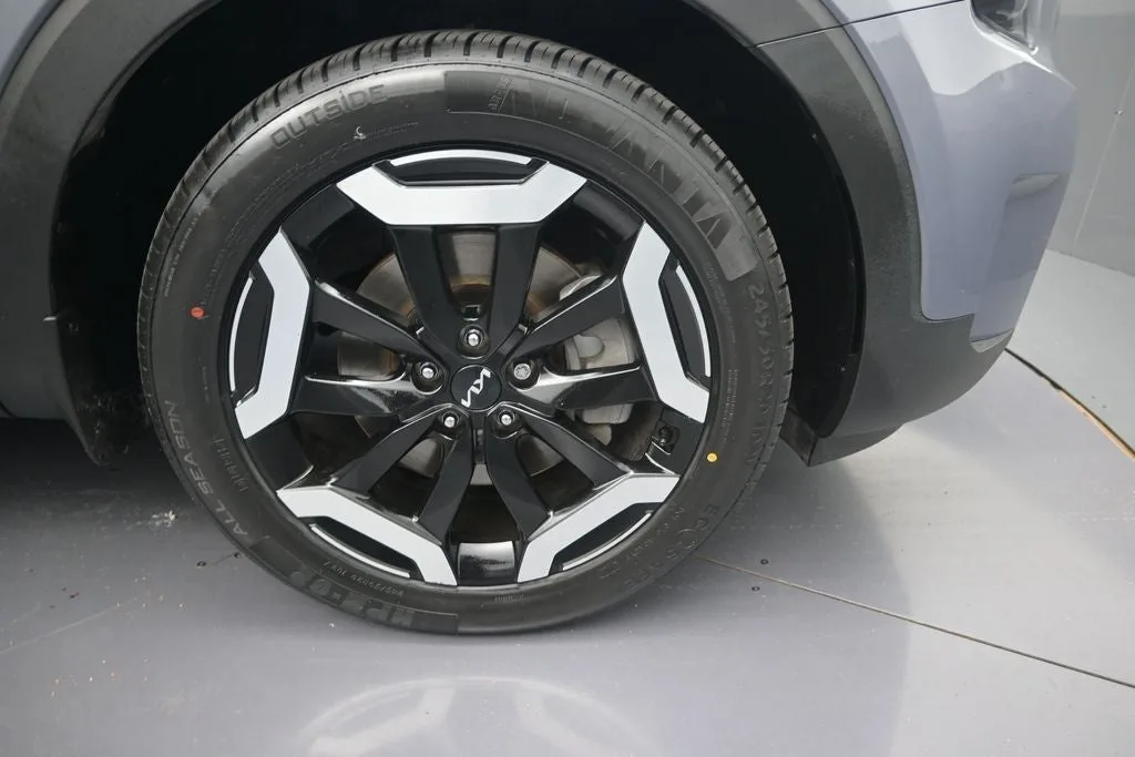 2024 Kia Telluride S photo 9
