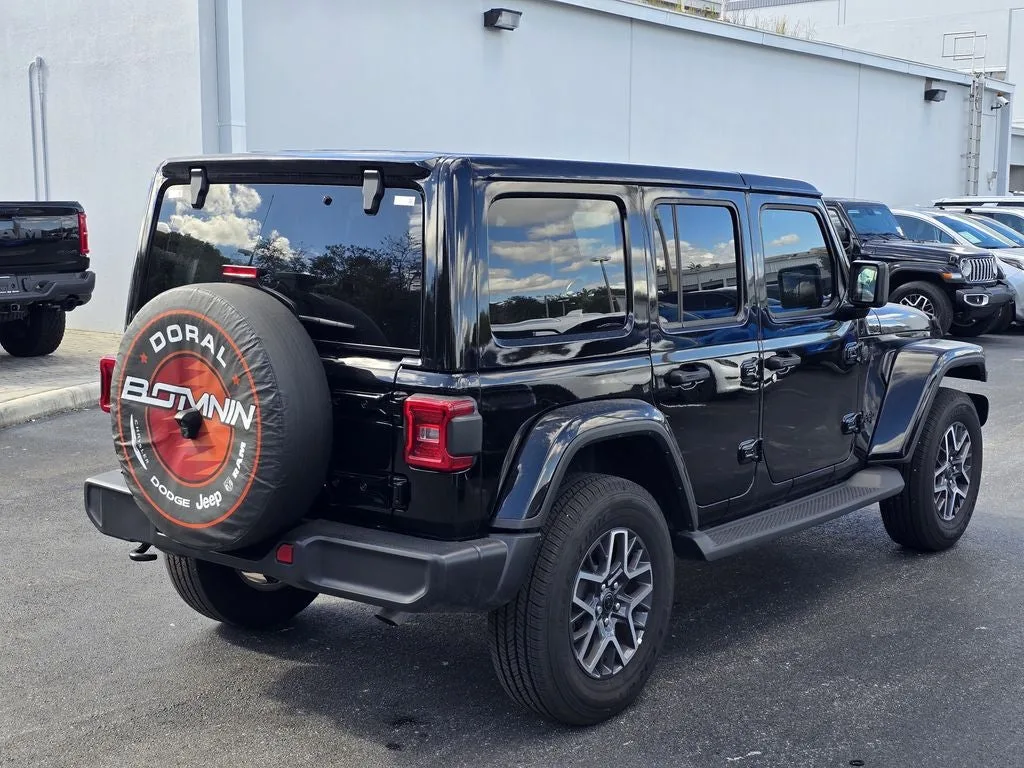 2025 Jeep Wrangler Sahara photo 3