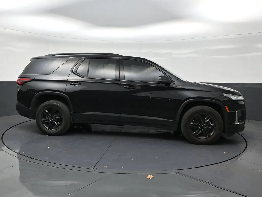 2023 Chevrolet Traverse LS photo 6