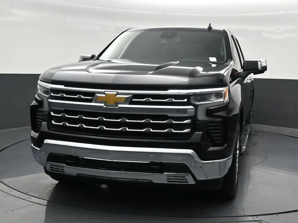 2024 Chevrolet Silverado 1500 LTZ photo 9