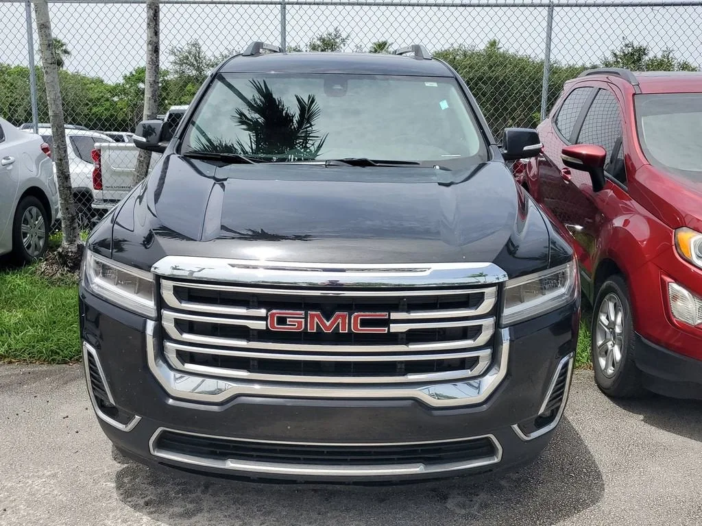 2022 GMC Acadia SLT photo 2