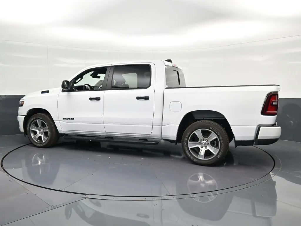 2025 RAM 1500 Tradesman photo 8
