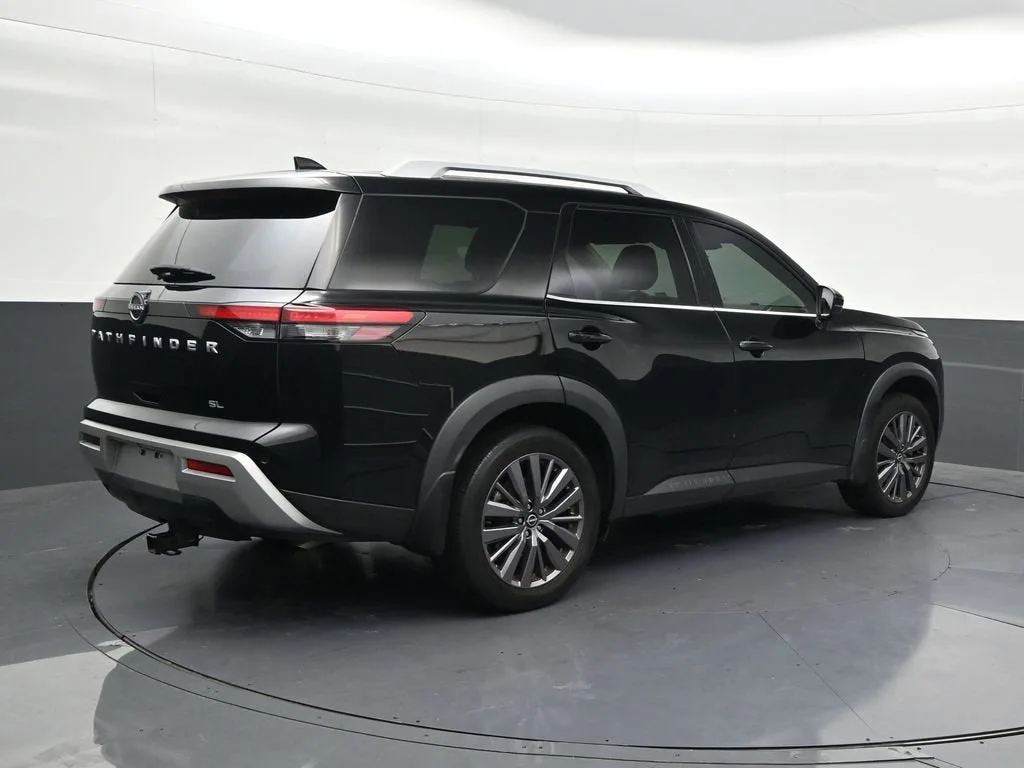 2022 Nissan Pathfinder SL 2WD photo 5