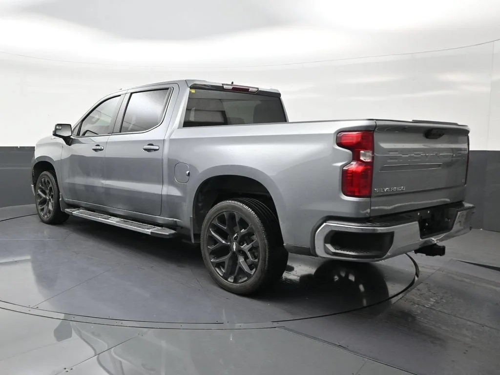 2024 Chevrolet Silverado 1500 LT photo 3