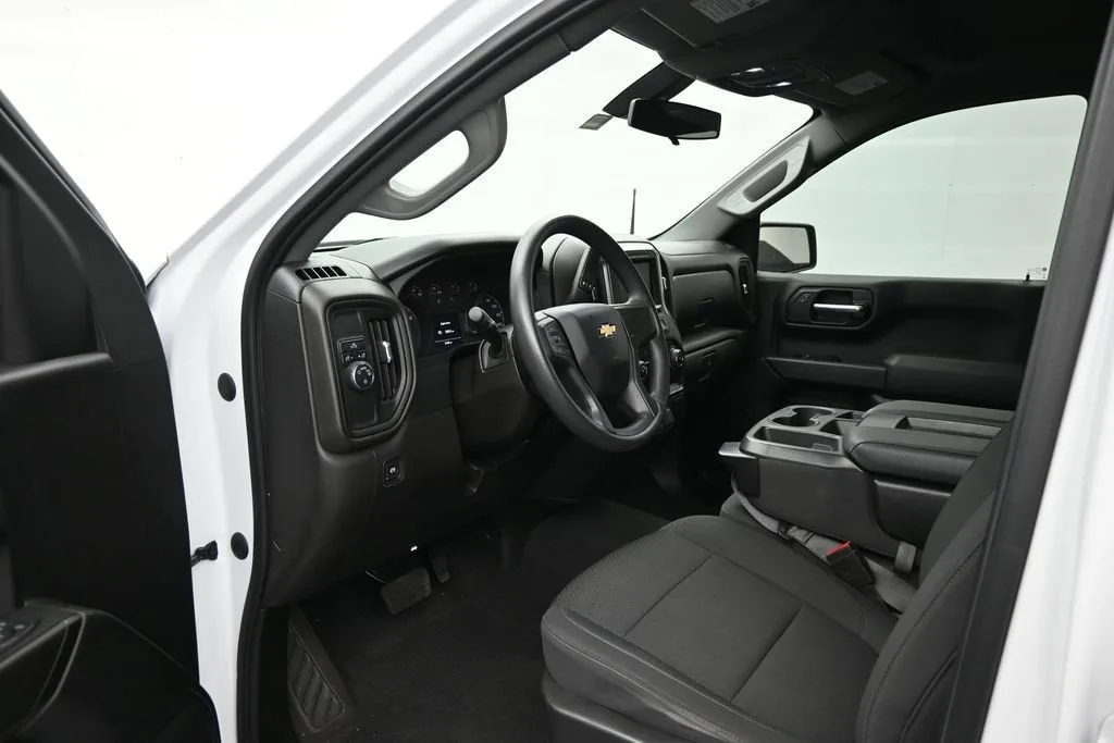 2021 Chevrolet Silverado 1500 Custom photo 10
