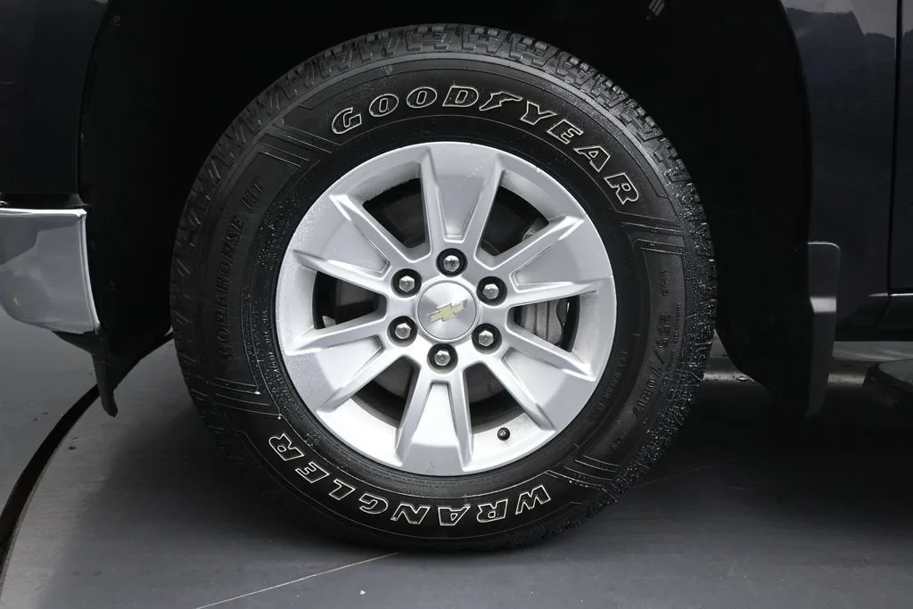 2023 Chevrolet Silverado 1500 LT photo 10