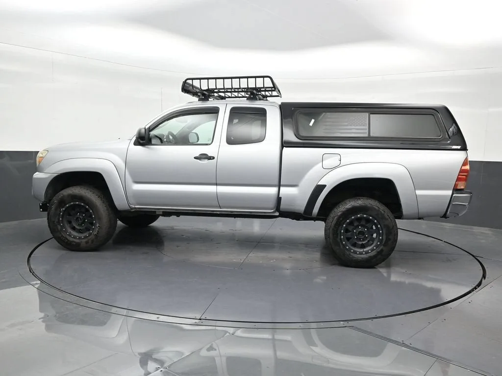 2013 Toyota Tacoma PreRunner V6 photo 2
