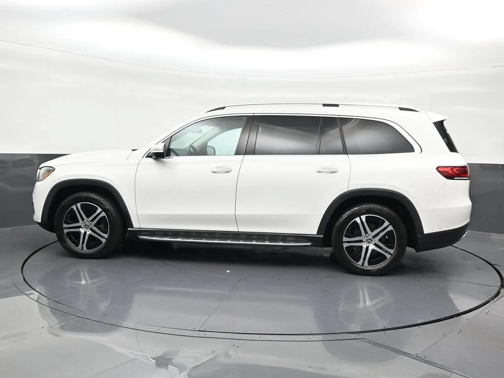 2022 Mercedes-Benz GLS 450 4MATIC® photo 2