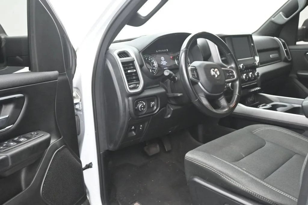 2022 RAM 1500 Big Horn Crew Cab 4x2 5'7" Box photo 10