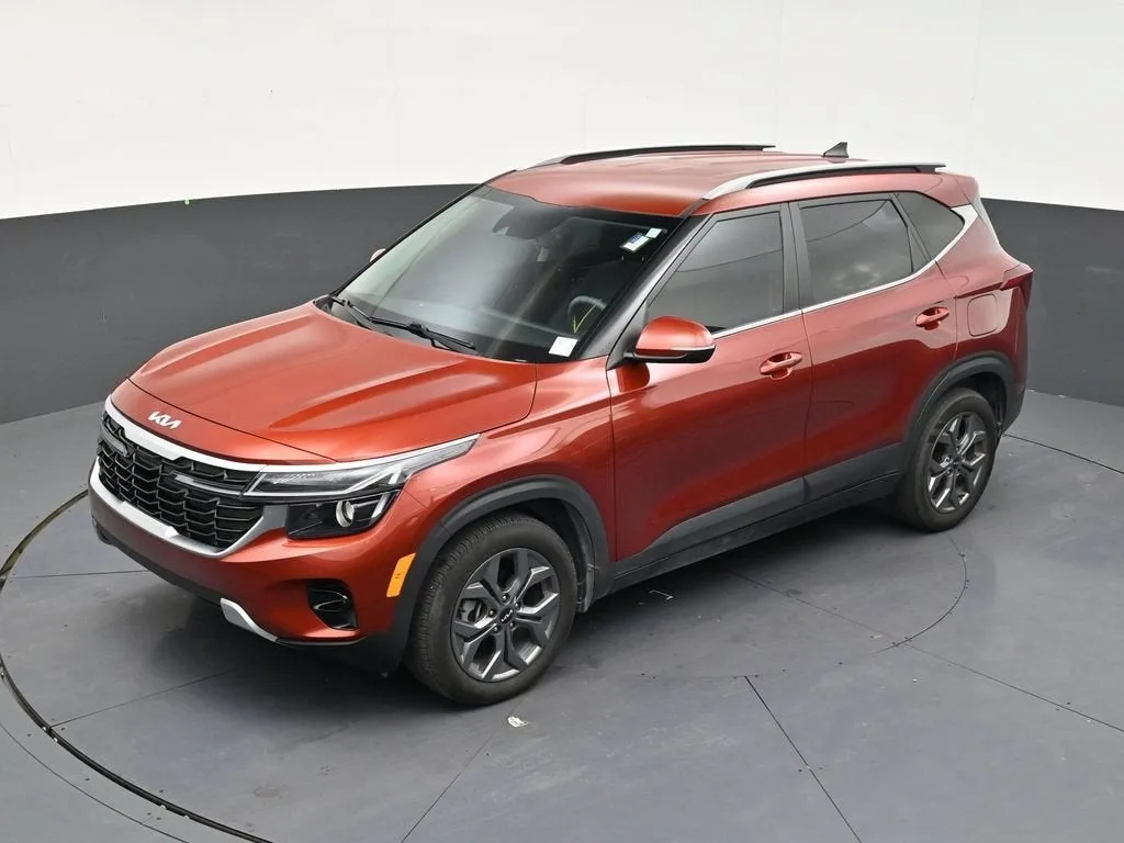 2024 Kia Seltos S photo 12