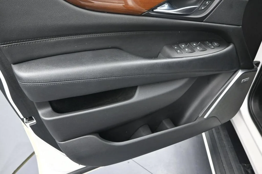 2019 Cadillac Escalade Premium Luxury photo 10