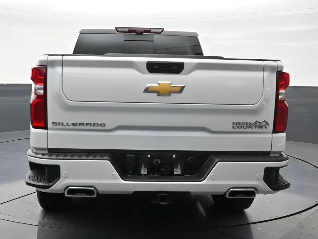2024 Chevrolet Silverado 1500 High Country photo 4
