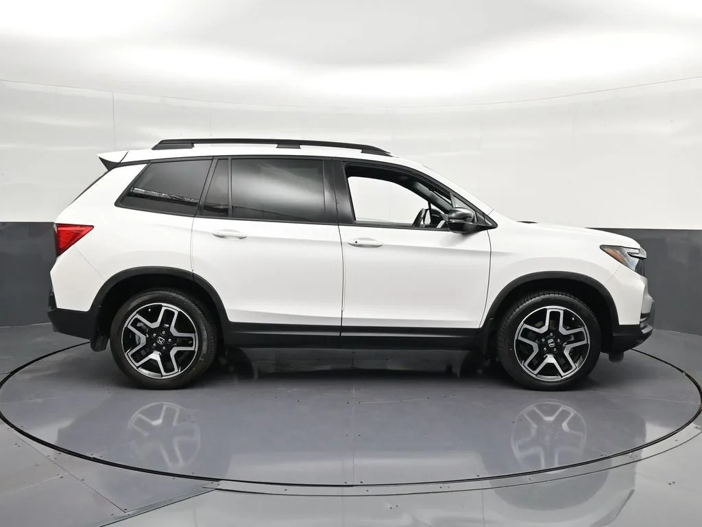 2023 Honda Passport Elite photo 4