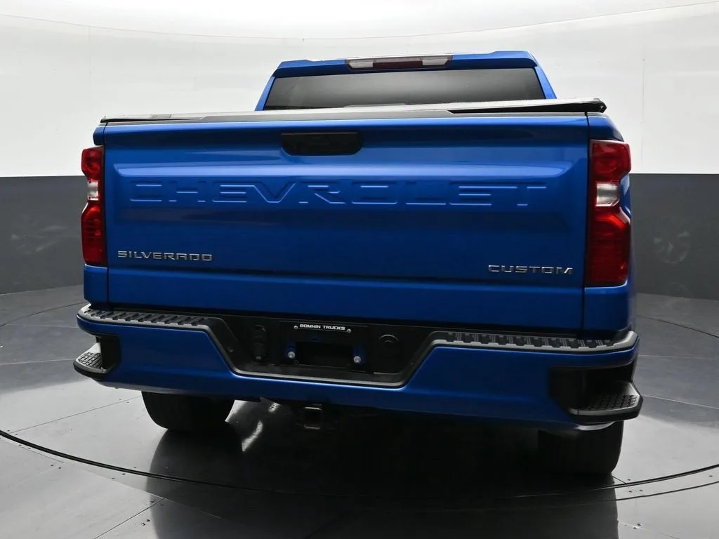 2023 Chevrolet Silverado 1500 Custom photo 4