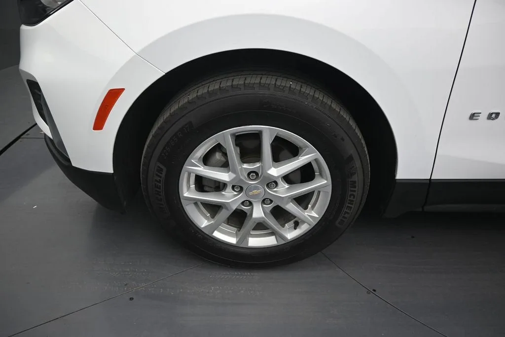 2024 Chevrolet Equinox LT photo 9