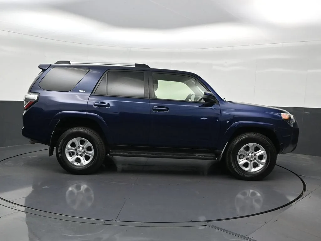 2020 Toyota 4Runner SR5 photo 7