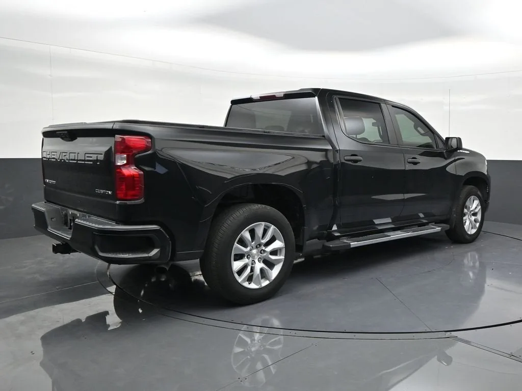 2024 Chevrolet Silverado 1500 Custom photo 5