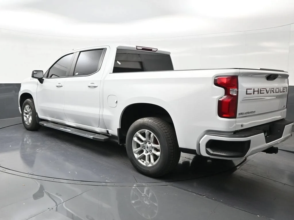 2024 Chevrolet Silverado 1500 RST photo 3