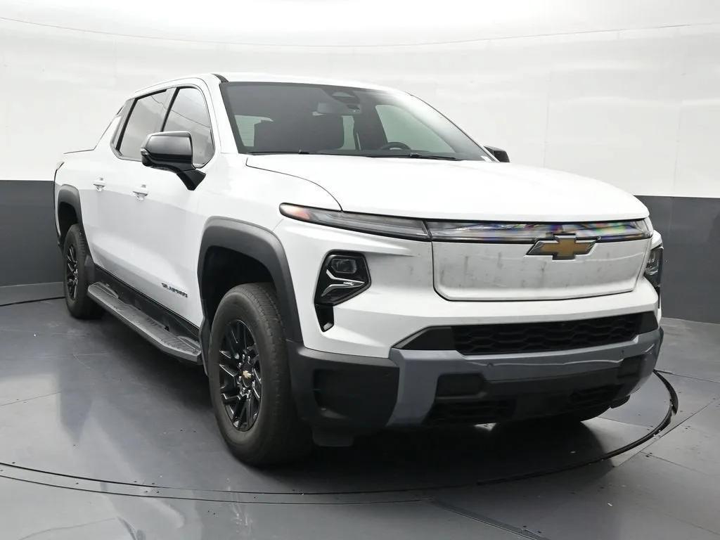 2025 Chevrolet Silverado EV LT - Extended Range photo 8