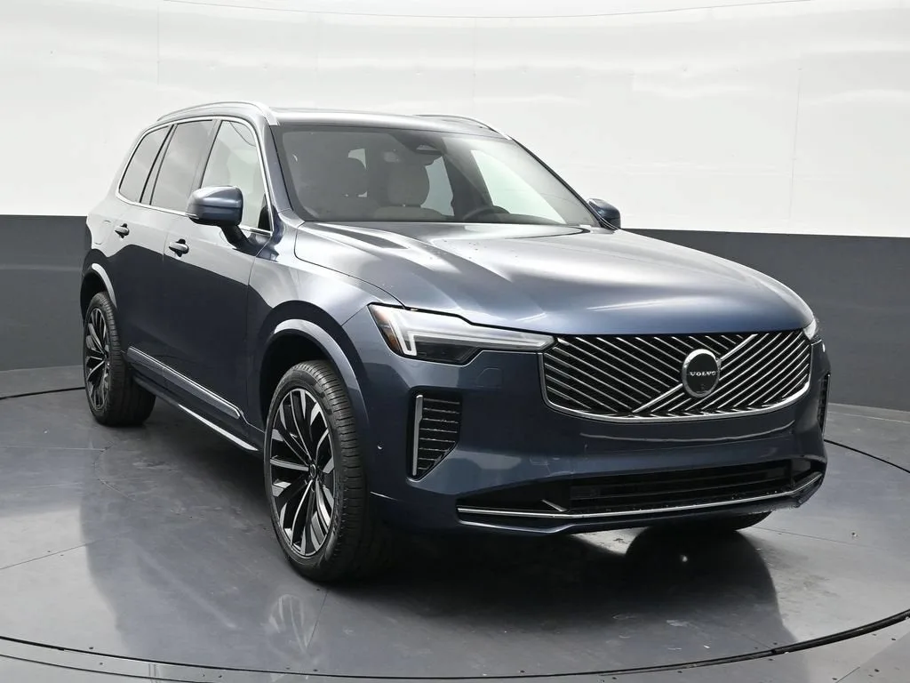 2026 Volvo XC90 Plus photo 8
