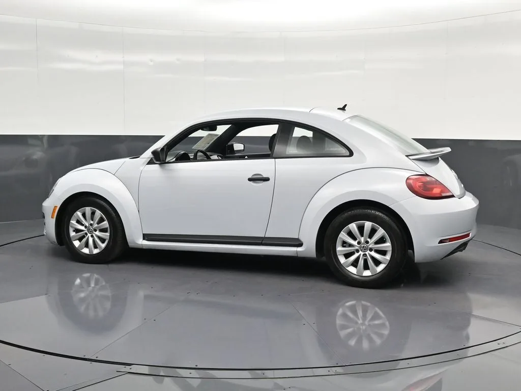 2017 Volkswagen Beetle 1.8T S photo 8
