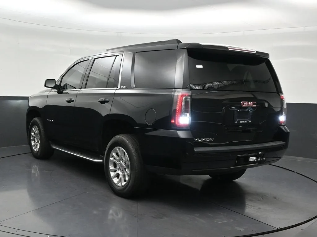 2020 GMC Yukon SLT photo 3