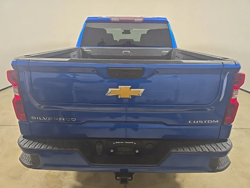2022 Chevrolet Silverado 1500 Custom photo 5
