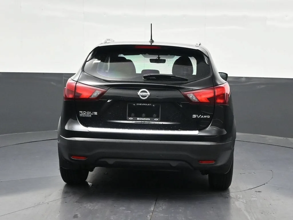 2018 Nissan Rogue Sport SV photo 4