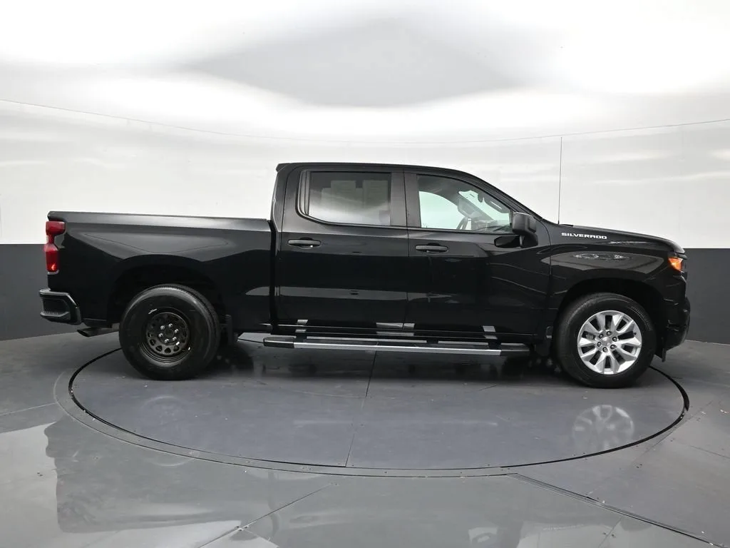 2024 Chevrolet Silverado 1500 Custom photo 6