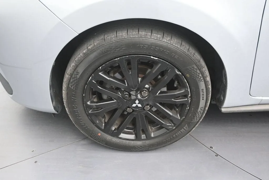 2023 Mitsubishi Mirage G4 Black Edition photo 9