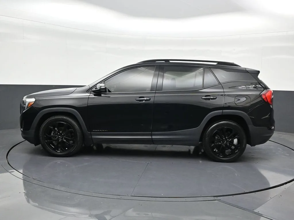 2021 GMC Terrain SLE photo 2
