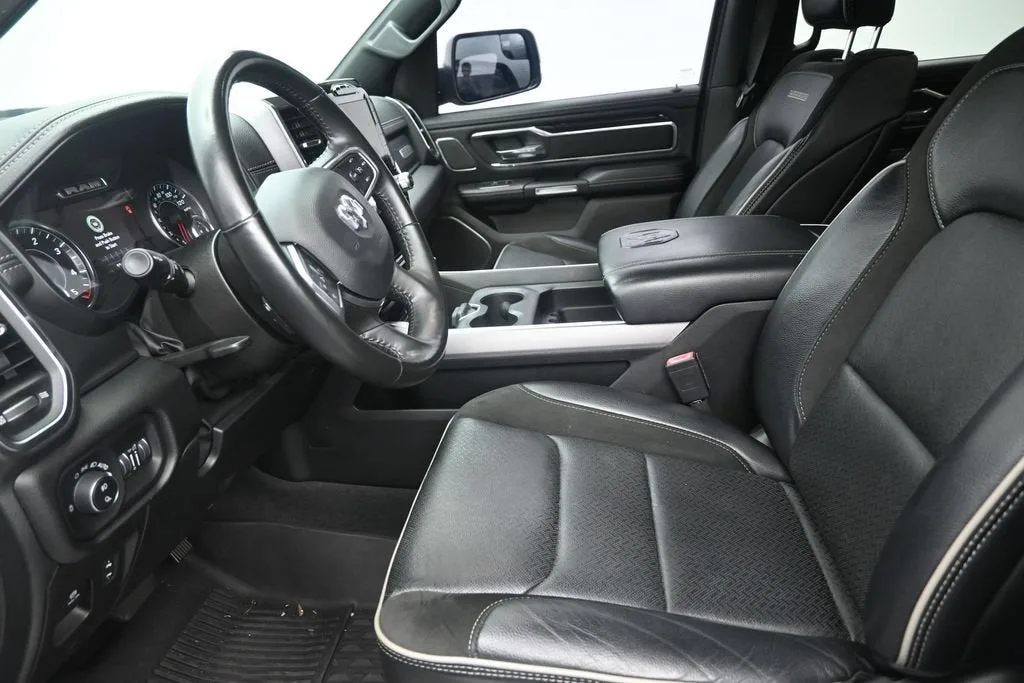 2022 RAM 1500 Laramie Crew Cab 4x2 5'7" Box photo 12