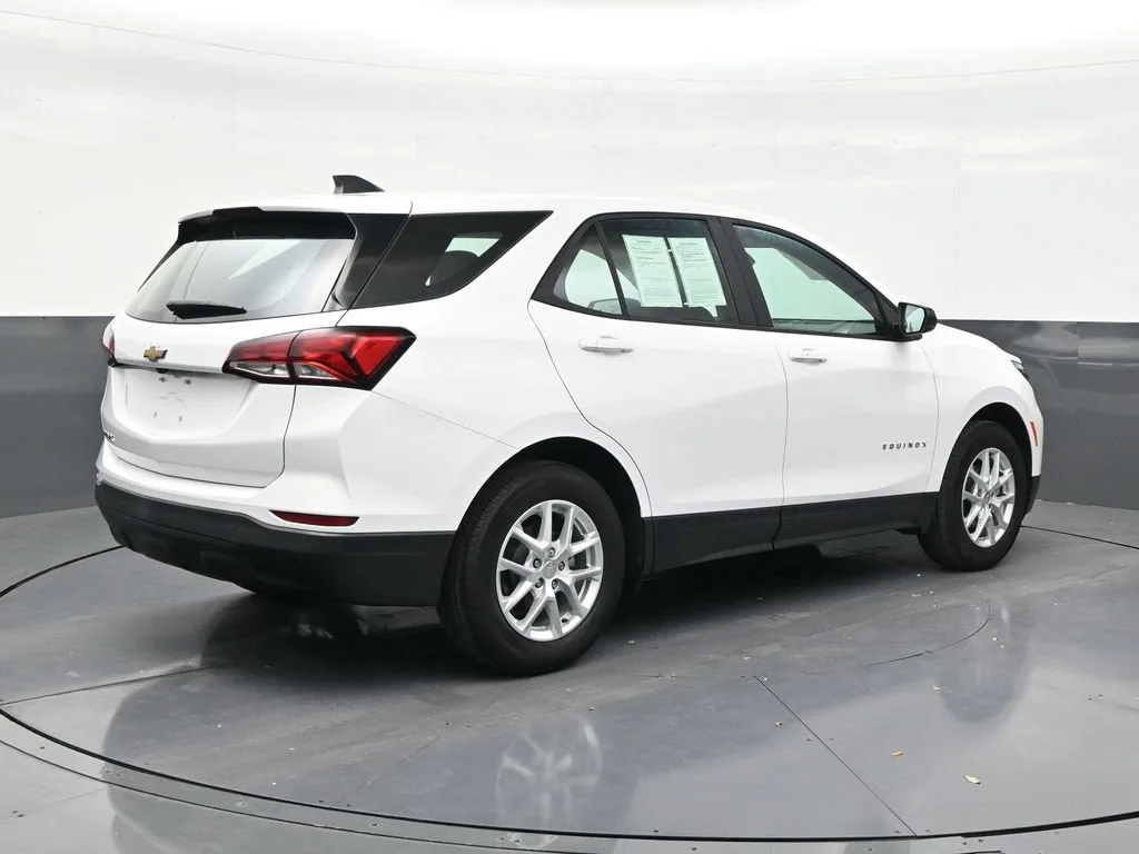 2024 Chevrolet Equinox LS photo 5