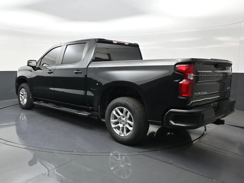 2023 Chevrolet Silverado 1500 RST photo 3