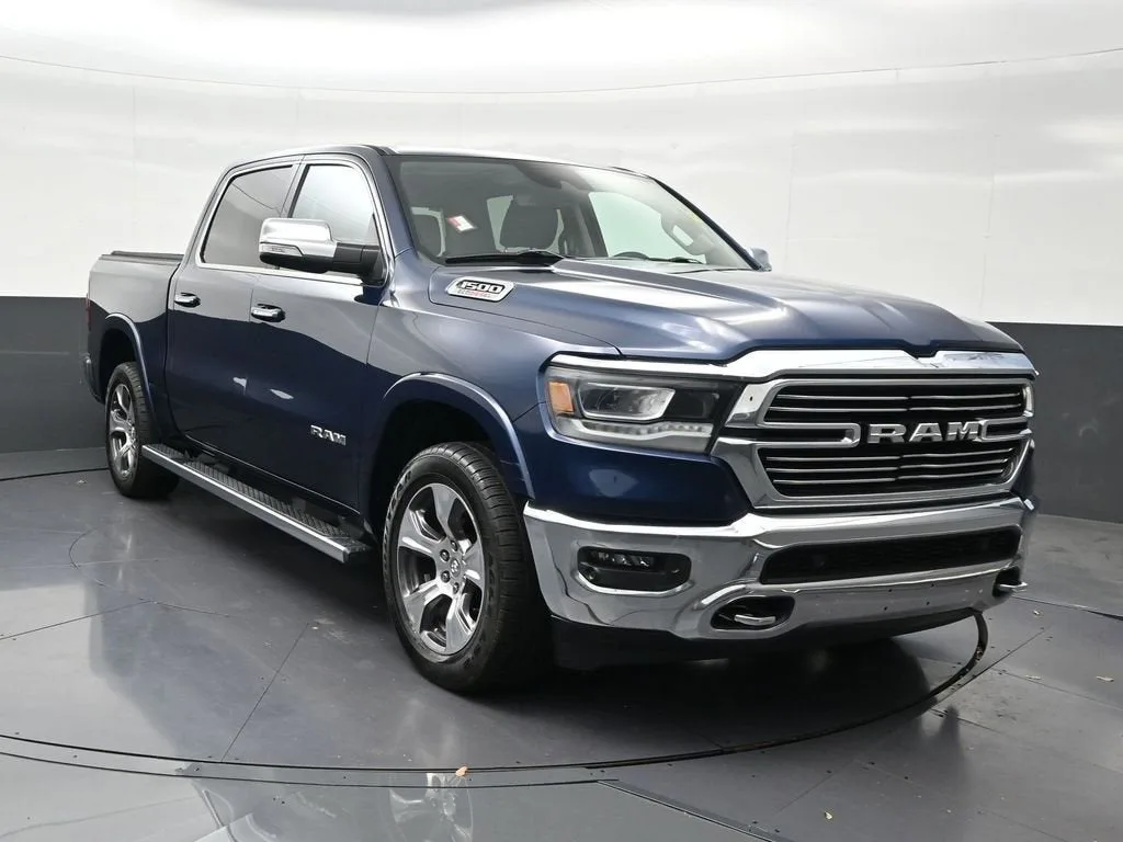 2022 RAM 1500 Laramie Crew Cab 4x2 5'7" Box photo 8
