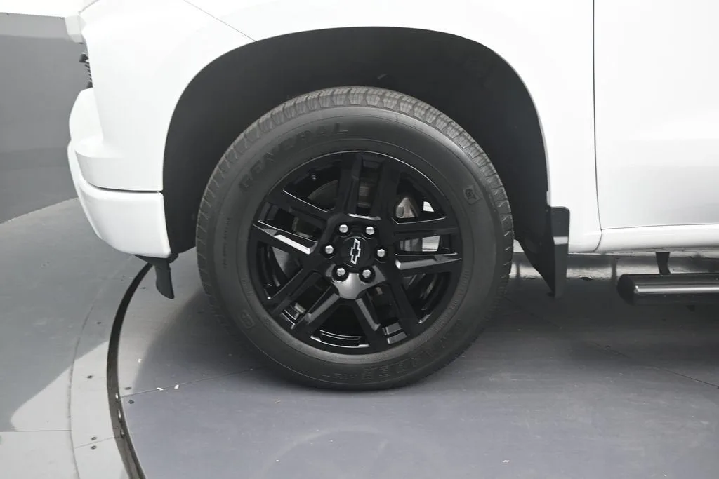 2022 Chevrolet Silverado 1500 RST photo 9